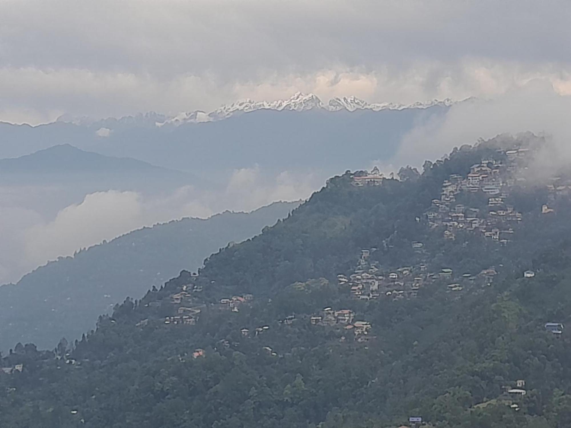 Seven Hills Homestay كاليمبونج الغرفة الصورة